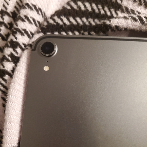 IPad Pro 12.9 Inch - Picture 10 of 12